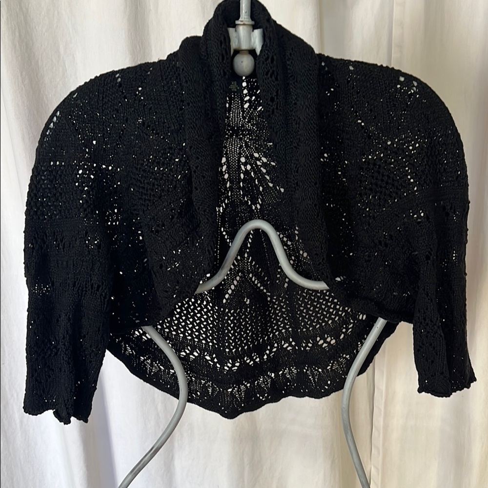 Banana Republic Black crotchet cropped shrug xs cotton